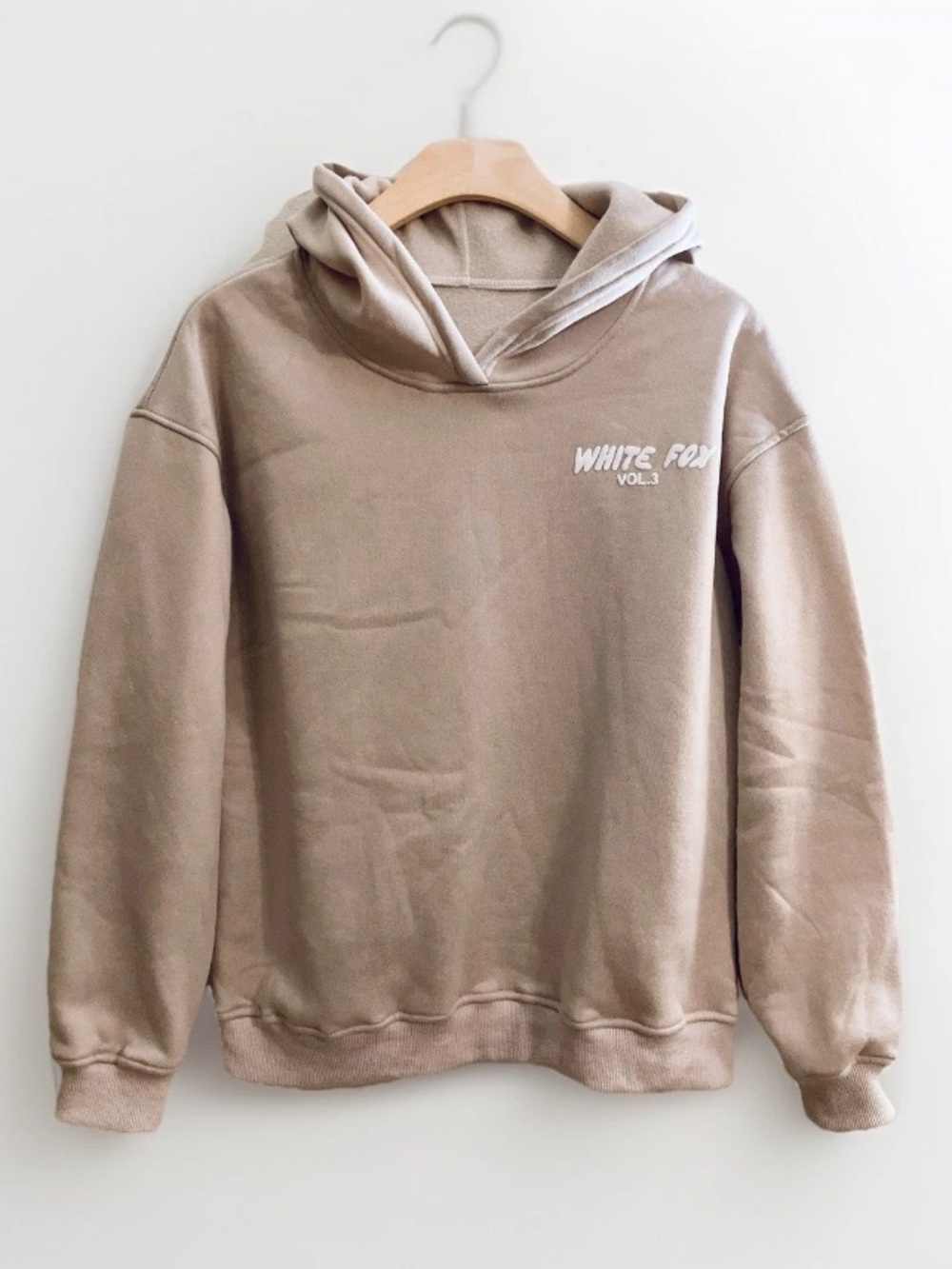 •SOLD•White Fox-Style Beige Hoodie Pullover Sweatshirt Small/Medium•SOLD• - Picture 4 of 10